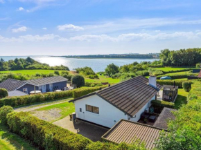 Holiday Home Peetu - 200m to the inlet by Interhome